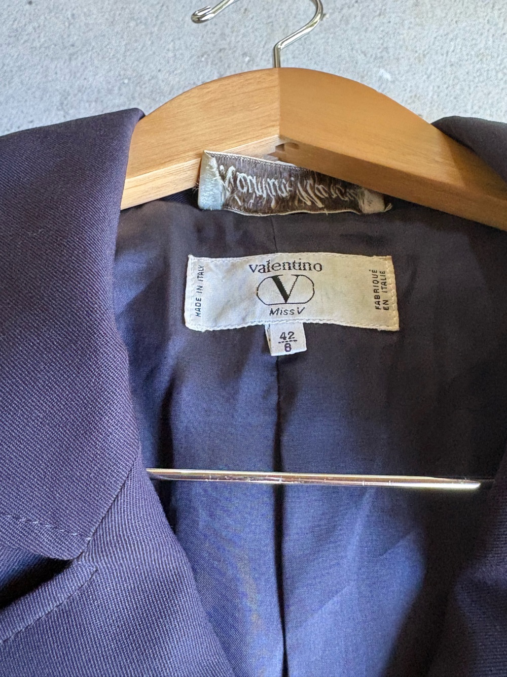 Vintage Valentino Double-Breasted Navy Blazer - Picture 9 of 14